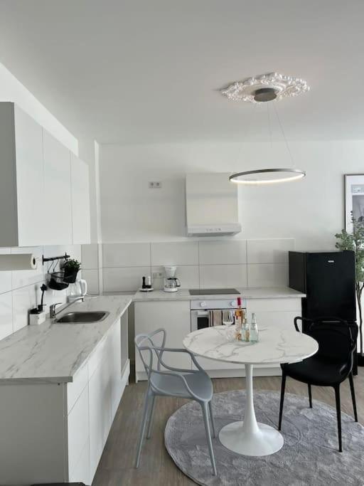 Paris To Bochum, 4 Pers. Apartm. Bochum
